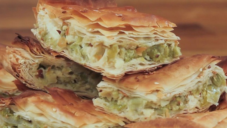 Πρασόπιτα με σπιτικό φύλλο και τυριά