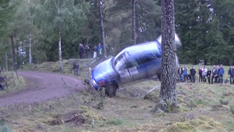 Αυτές οι στροφές τους κατέστρεψαν! Αυτές οι στροφές τους κατέστρεψαν!