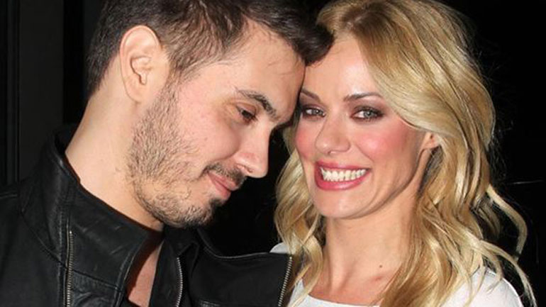 Η Ζέτα Μακρυπούλια πάντρεψε τον αδελφό της!