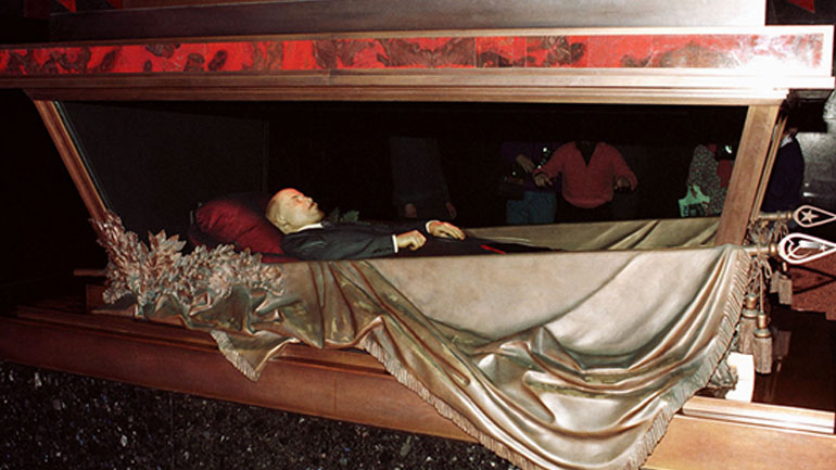 Για πόσο ακόμη στο Μαυσωλείο της Κόκκινης Πλατείας ο Λένιν;