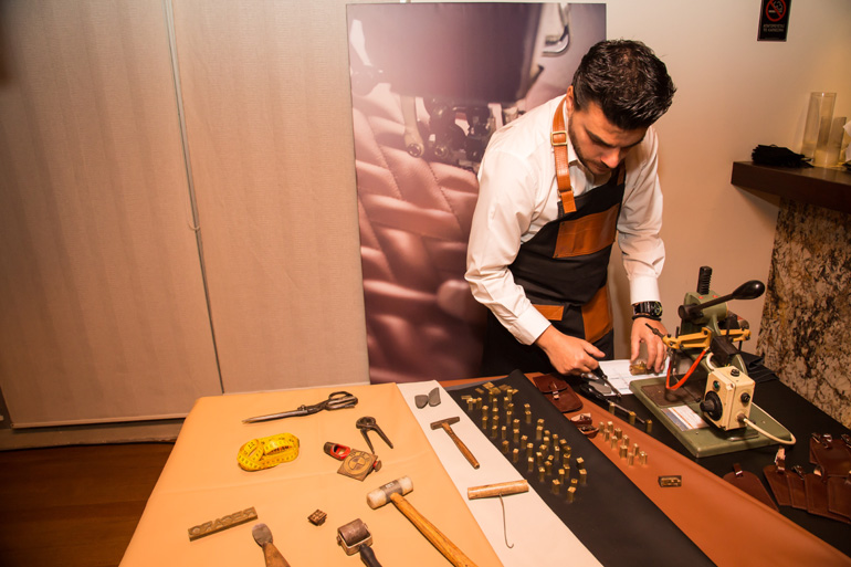 Το χέρι δημιουργεί και προσφέρει αυτό που δεν μπορεί ένα μηχάνημα...