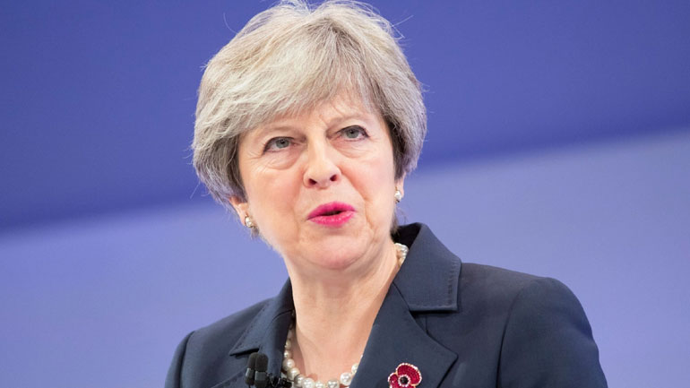 Deutsche Welle: Η Μέι προσπαθεί να βάλει τάξη στο χάος