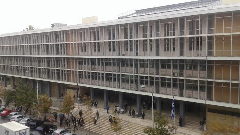 Η πρόεδρος των συμβολαιογράφων Θεσσαλονίκης διώκεται για υπεξαίρεση σε πλειστηριασμούς