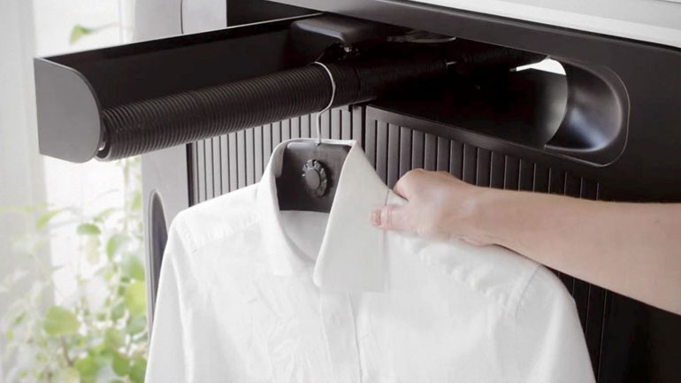 Στέγνωμα, σιδέρωμα και φρεσκάρισμα των ρούχων με το πάτημα ενός κουμπιού
