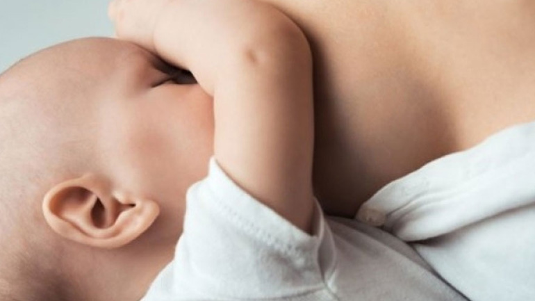 Τα οφέλη του θηλασμού για μωρό και μαμά