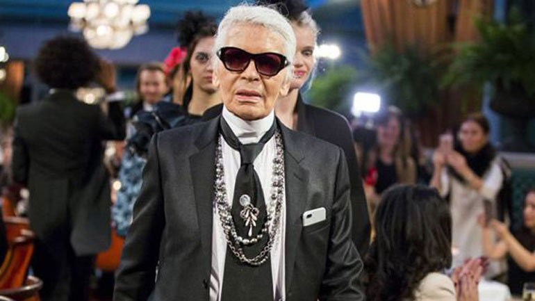 Ο Karl Lagerfeld παρουσιάζει τον Harvey Weinstein ως γουρούνι σε γελοιογραφία