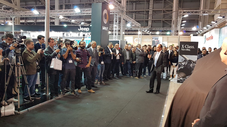 Πολύς κόσμος στην παρουσίαση της νέας Mercedes X-Class