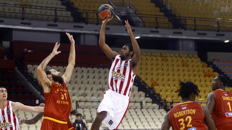 Δυσκολεύτηκε ο Ολυμπιακός, 90-72 το Ρέθυμνο