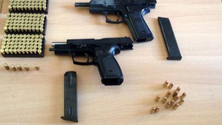 Αγρίνιο: Πυροβόλο όπλο και σφαίρες σε σχολείο