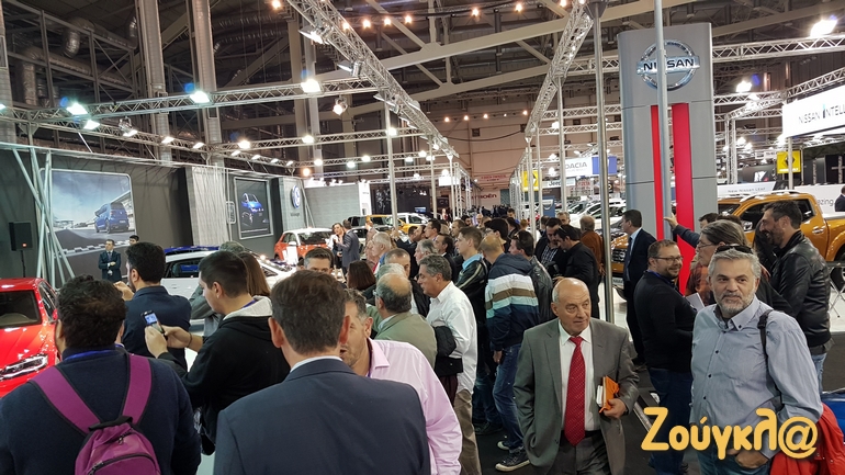 Αρκετός κόσμος στη φετινή έκθεση αυτοκινήτου
