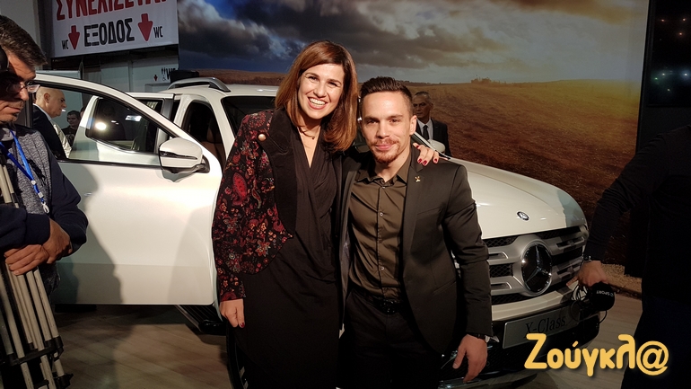 Ο Ολυμπιονίκης και Παγκόσμιος Πρωταθλητής Λευτέρης Πετρούνιας μαζί με την υπεύθυνη των επαγγελματικών αυτοκινήτων της Mercedes Στέλλα Μάνεση