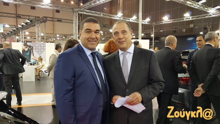 O εμπορικός διευθυντης της SEAT Χάρης Δάνδουρας (αριστερά) με τον διευθυντή του ΣΕΑΑ Δημήτρη Πάτσιο 