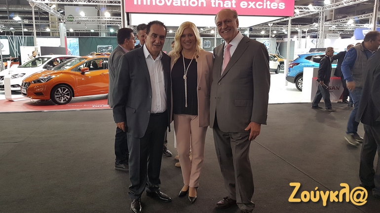 Οι διοργανωτές της 'Αυτοκίνησης' Άρης Γαλανόπουλος (αριστερά) και Γιάννης Παπαγιαννακόπουλος. Στη μέση η Εύα Τριανταφύλλου