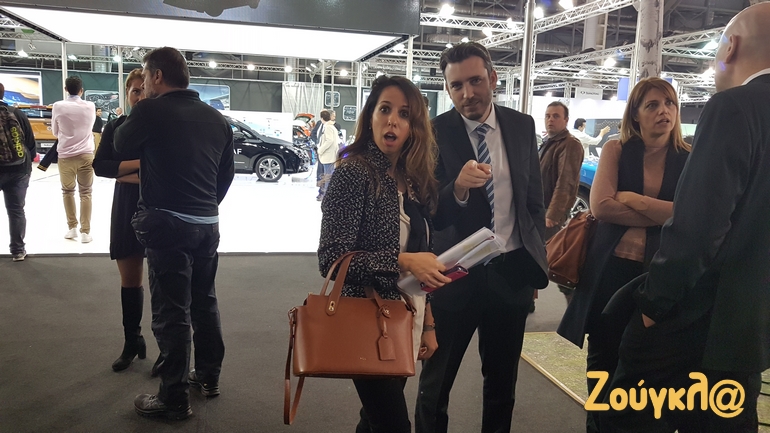 Η υπεύθυνη social media της Citroen Βιβή Δαλάκου με τον διευθυντή επικοινωνίας του BMW Group Κώστα Διαμαντή 