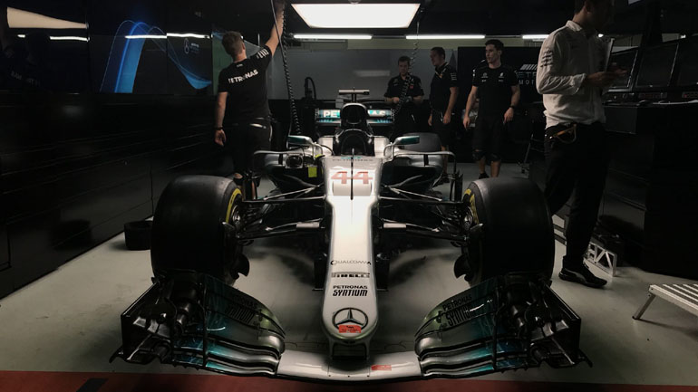 Απείλησαν με όπλο και λήστεψαν μηχανικούς της Mercedes! Απείλησαν με όπλο και λήστεψαν μηχανικούς της Mercedes!