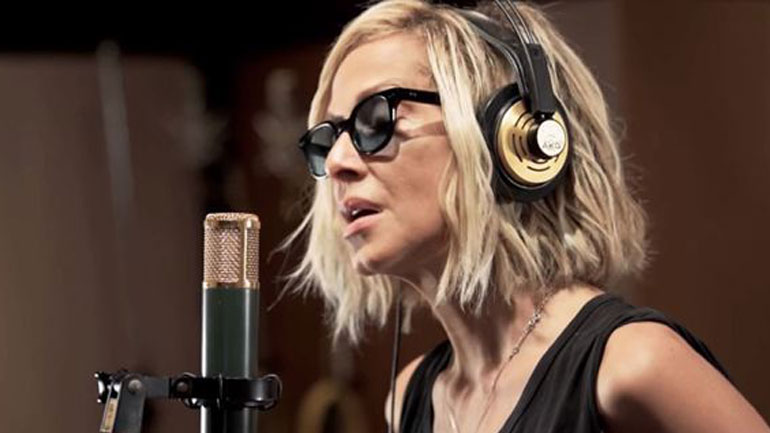 Η απάντηση της Άννας Βίσση στα επικριτικά σχόλια που δέχτηκε για το νέο της τραγούδι!