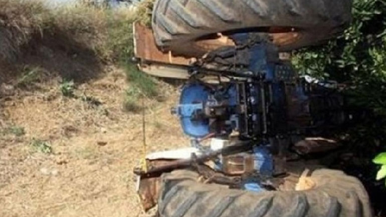 Μουζάκι Ηλείας: Αγρότης καταπλακώθηκε από το τρακτέρ του Μουζάκι Ηλείας: Αγρότης καταπλακώθηκε από το τρακτέρ του