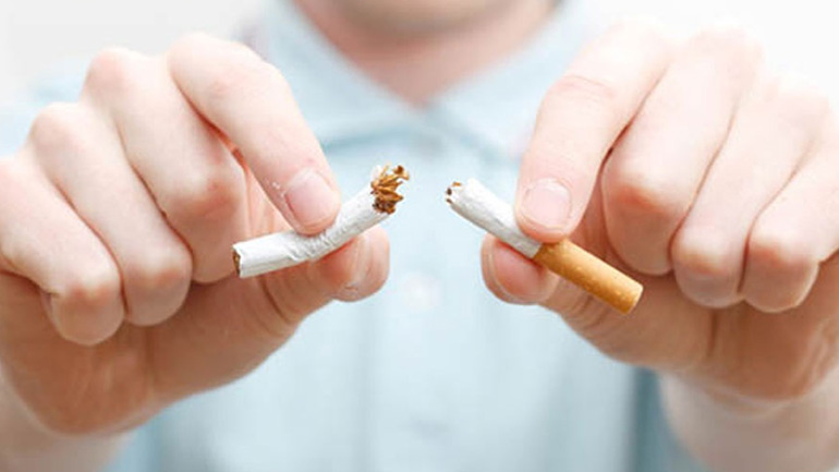 Η οικονομική κρίση έκοψε το τσιγάρο στους Έλληνες!