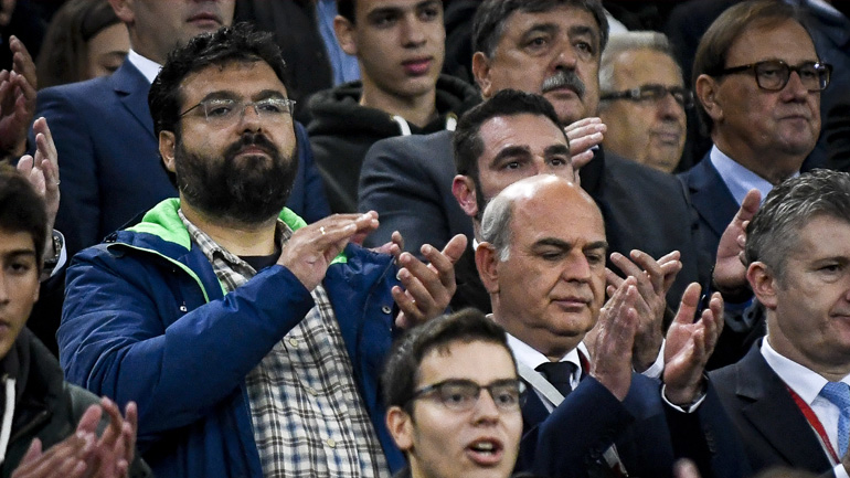 «Ψηλά το κεφάλι»