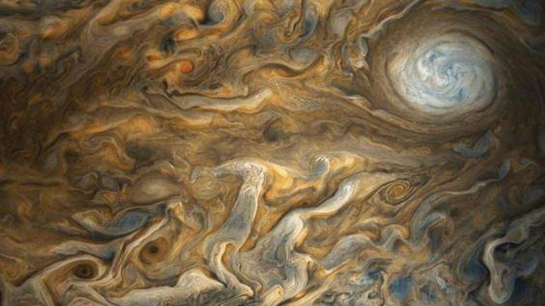 Φοβερές φωτογραφίες από τον πλανήτη Δία έστειλε το Juno