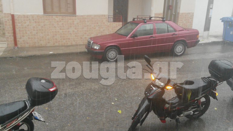 Σφοδρή κακοκαιρία στην Αθήνα Σφοδρή κακοκαιρία στην Αθήνα