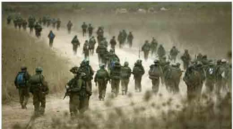 Ισραηλινοί στρατιώτες προωθούνται στο Λίβανο κατά τον «Β΄Πόλεμο» (Αύγουστος 2006).