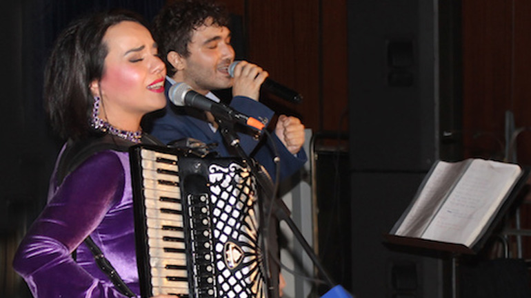 Πλήθος κόσμου στην εκδήλωση για την πληγείσα Σαμοθράκη με τη Ζωή Τηγανoύρια