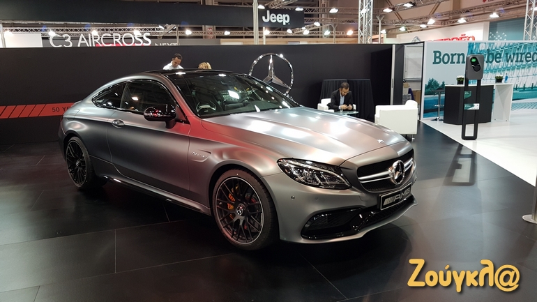 Η Mercedes C coupe φέρει την υπογραφή της AMG και εφοδιάζεται με πάρα πολλά άλογα. Σημειωτέον έχει και πολύ ωραία αίσθηση αφής όταν την... χαϊδεύεις! 