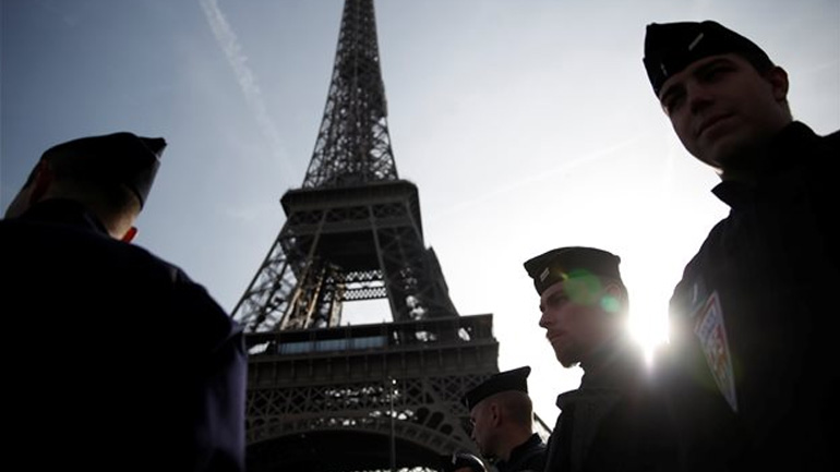 Μια Ελβετίδα δημοσιογράφος συνελήφθη την ώρα του ρεπορτάζ στη Γαλλία