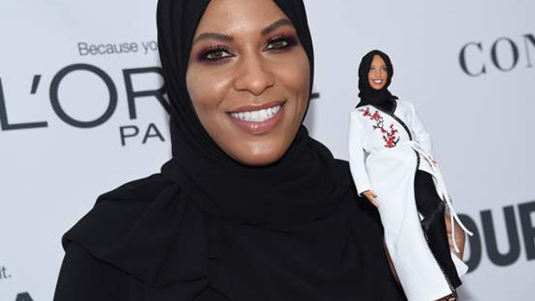 Η Barbie φόρεσε μαντίλα