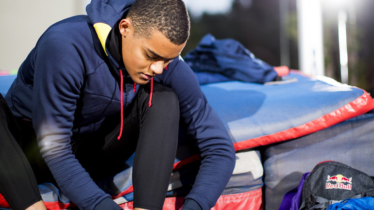 Ο Εμμανουήλ Καραλής στο προπονητικό κέντρο της Φόρμια