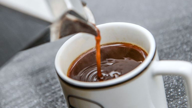 Μειωμένος κίνδυνος καρδιακής ανεπάρκειας για όσους πίνουν καφέ και αποφεύγουν το κρέας