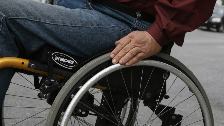 Έργα για τη διευκόλυνση της μετακίνησης πεζών και ΑμεΑ στα Χανιά