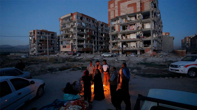 Ιράν: Τουλάχιστον 530 οι νεκροί από τον σεισμό περισσότεροι από 8.000 οι τραυματίες