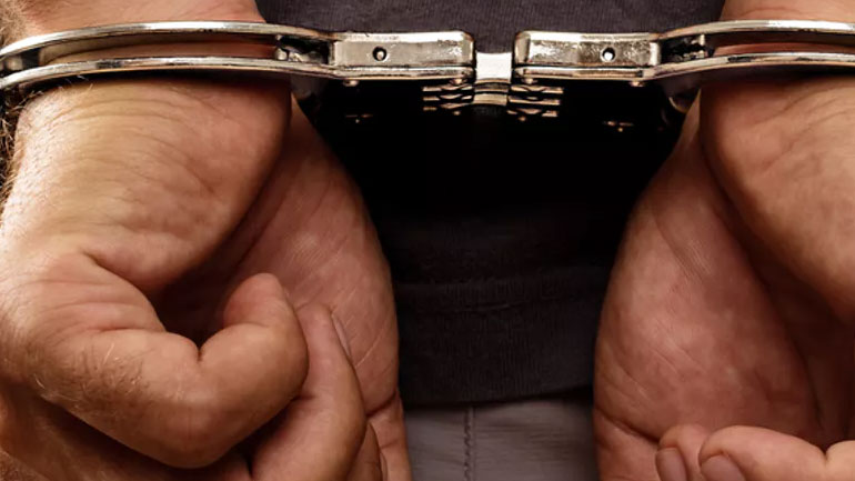 Χειροπέδες σε 54χρονο που έφτιαχνε τσίπουρο χωρίς άδεια