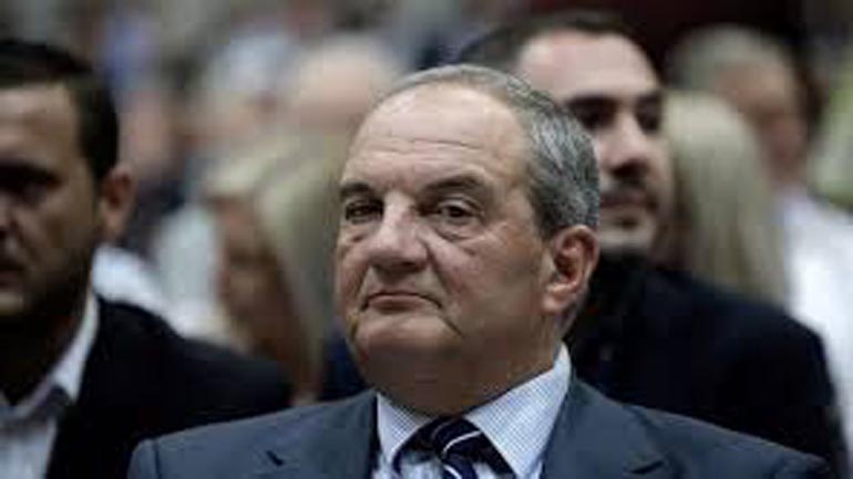 Σε παρουσίαση βιβλίου για τη χρεοκοπία και την κυβέρνηση ΓΑΠ ο Κώστας Καραμανλής