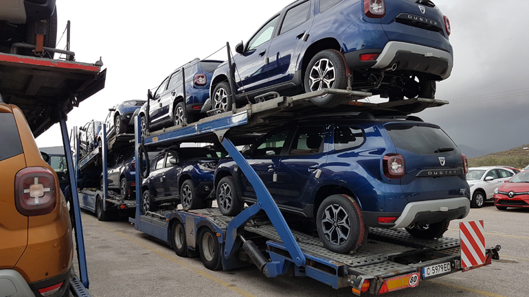 Και μπλε Duster για την πανευρωπαική παρουσίαση που θα γίνει στην Ελλάδα