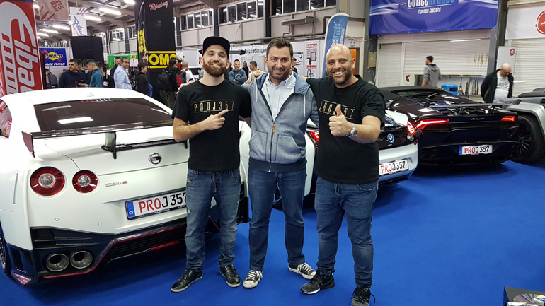 Μαζί με τους ιδιοκτήτες των αυτοκινήτων Αντρέα Ορφανίδη (δεξιά) και Ruslan Aliev