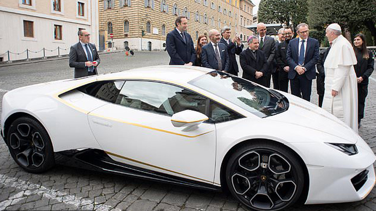Το Βατικανό παρέλαβε μία Lamborghini Huracan! Το Βατικανό παρέλαβε μία Lamborghini Huracan!