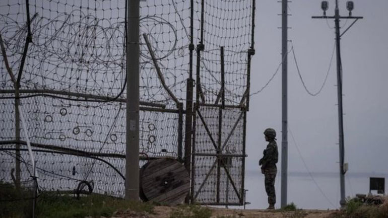 Νότια Κορέα: Ο Βορειοκορεάτης στρατιώτης που λιποτάκτησε νοσηλεύεται σε σταθερή κατάσταση Νότια Κορέα: Ο Βορειοκορεάτης στρατιώτης που λιποτάκτησε νοσηλεύεται σε σταθερή κατάσταση