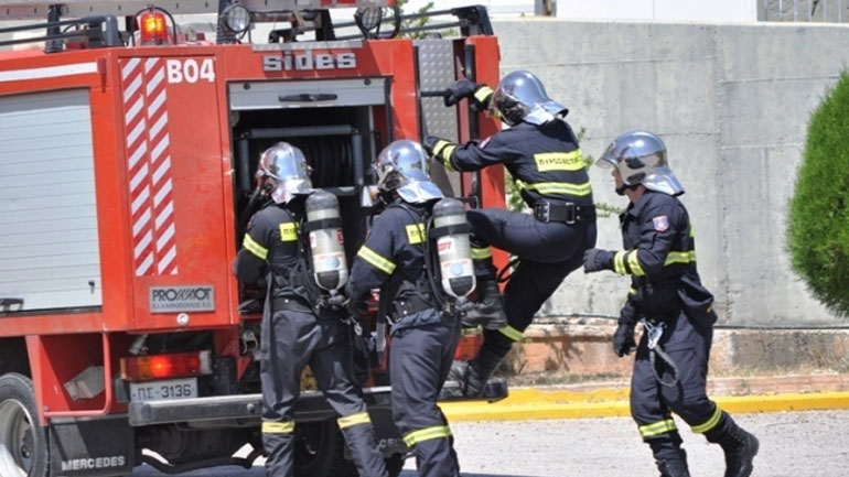 Εκπρόσωπος Πυροσβεστικής: Η υπηρεσία κάνει ό,τι είναι εφικτό για παροχή βοήθειας σε Μάνδρα, Νέα Πέραμο και Μέγαρα
