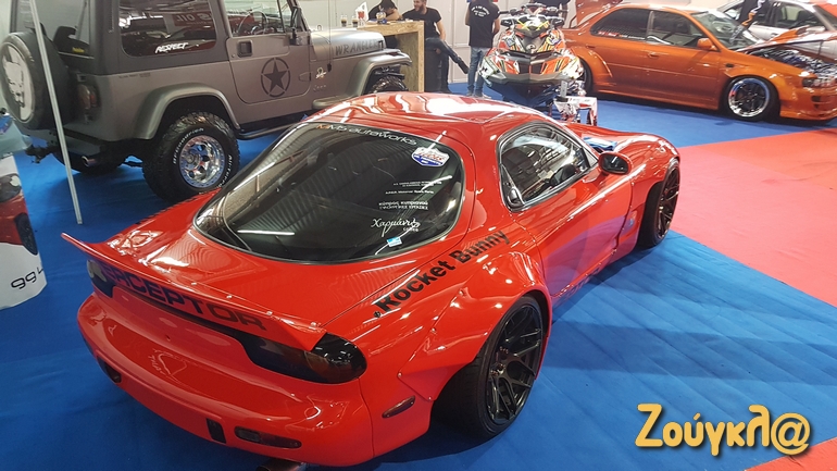 Το συγκεκριμένο Mazda RX-7 είναι κάπως... βελτιωμένο!
