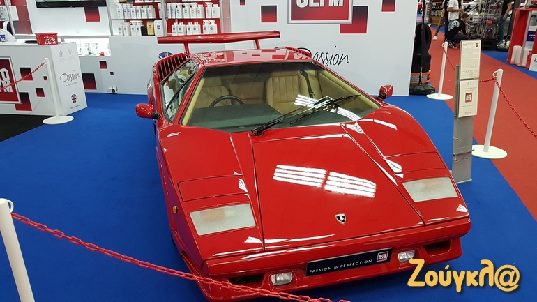 Lamborghini Countach. Ένα πολύ σπάνιο καθαρόαιμο super car και... δεξιοτίμονο!