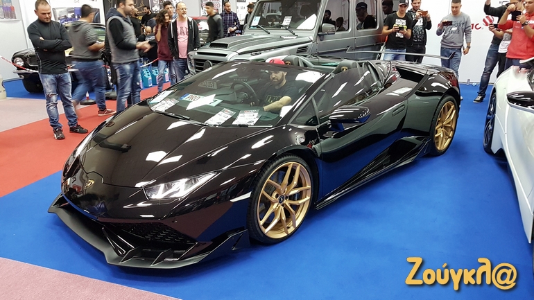 Η Lamborghini Huracan cabrio...