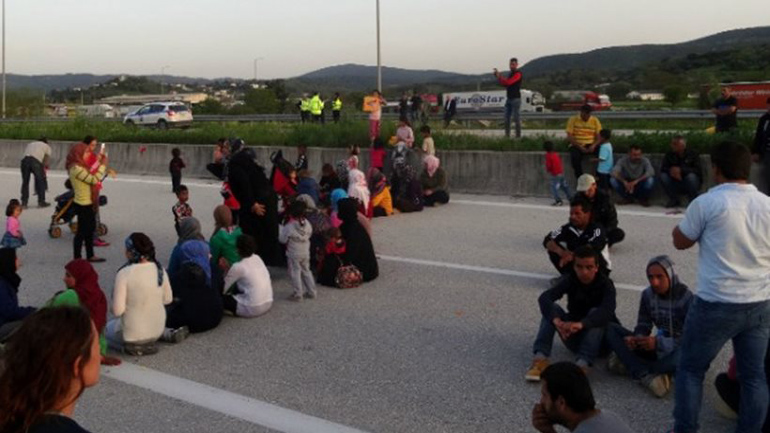 Θεσσαλονίκη: Έληξε η καθιστική διαμαρτυρία των προσφύγων.