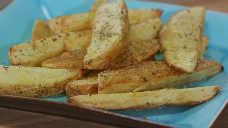 Πατάτες φούρνου με θυμάρι και παρμεζάνα