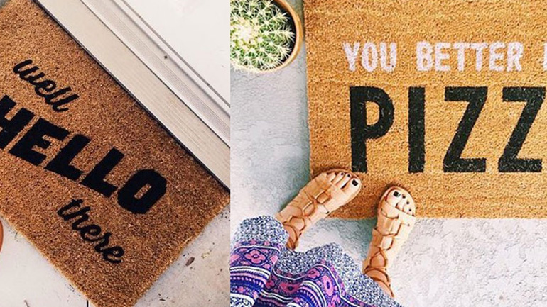 Καλωσορίστε τους φίλους σας στο σπίτι με χιούμορ!