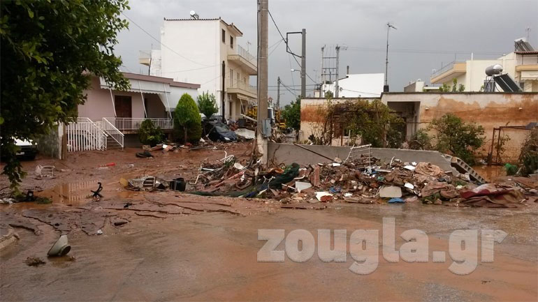 Η Ισπανία εκφράζει την οδύνη της για τους νεκρούς από τις πλημμύρες