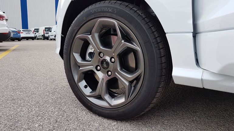 Οι ζάντες αλουμινίου της σπορ έκδοσης