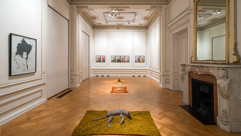 «Το κάστρο της μοναξιάς» του εμβληματικού καλλιτέχνη M. Kelley στο Μουσείο Κυκλαδικής Τέχνης